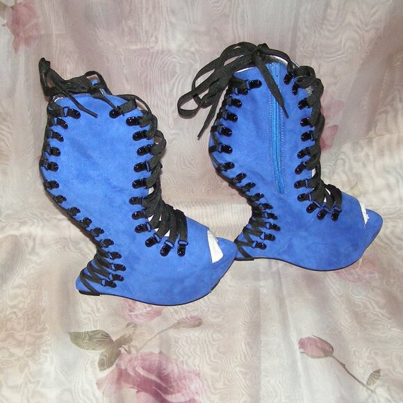 NIB RARE size 9 Bettie Page "Tina" Corset wedges in ROYAL BLUE - Picture 6 of 16